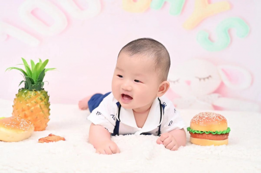 济宁宝宝在妈妈肚子里